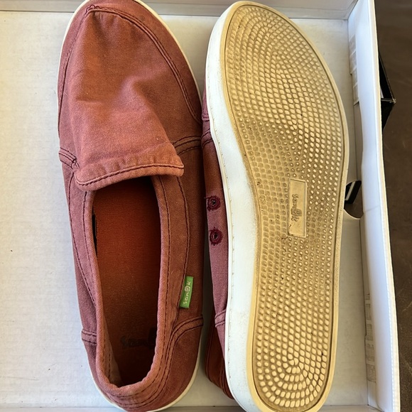 Sanuk Heather Rose Pair O DICE slip on flats! 7 - Picture 6 of 6